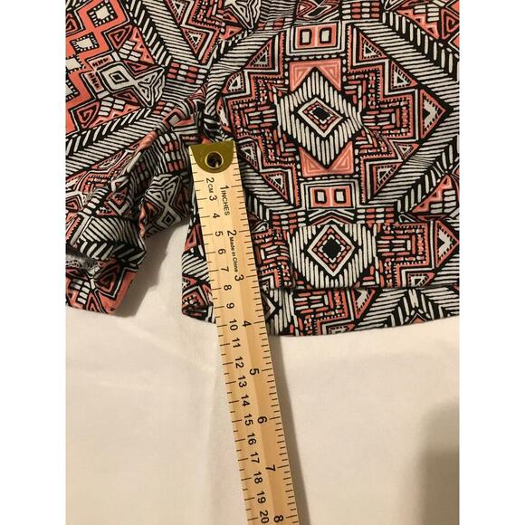 International concepts Aztec tribal print women's shorts Size 4P Funky beachy - Picture 6 of 6